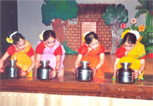 SMS Sr., Meera Bagh : Folk Dance : Class II (2012) - Click to Enlarge