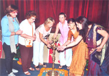 SMS Sr., Meera Bagh : Folk Dance : Class II (2012) - Click to Enlarge