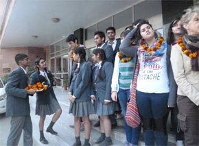 Delegates from Italy visit St. Mark's School, Meera Bagh : Click to Enlarge