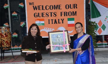 St. Mark's School, Meera Bagh hosts students from Italy : Click to Enlarge
