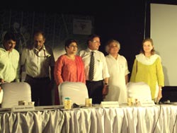 SMS, Meera Bagh children at Dilli Haat : Click to Enlarge