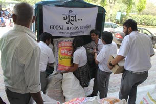 St. Mark’s Sr. Sec. Public School, Meera Bagh - SMS Lends a Helping Hand to Goonj : Click to Enlarge