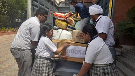 SMS Meera Bagh extends a helping hand to GOONJ : Click to Enlarge