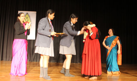St. Mark's School, Meera Bagh - Spic Macay : Kathak Dance Recital by Dr. Uma Sharma - Click to Enlarge
