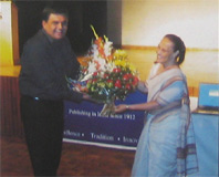 Principal Ms. A. Aggarwal welcoming Mr. Barry O'Brien