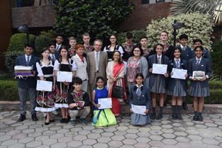 Delegation from Russia visits St.Mark's School, Meera Bagh : Click to Enlarge