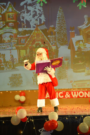 St. Mark's School, Meera Bagh - Christmas celebrated with gaiety : Click to Enlarge