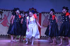 St. Mark's School, Meera Bagh - India's 70th Republic Day celebrated with the staging of Ras Anubhav : Click to Enlarge