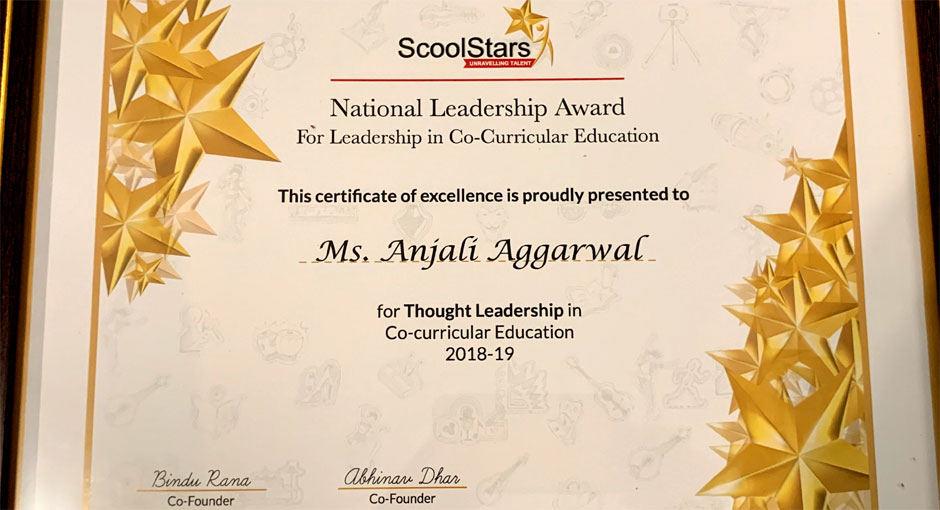 St. Mark's School, Meera Bagh - Our Principal receives the Thought Leader in Education Award : Click to Enlarge