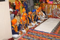 St. Mark's School, Meera Bagh - Celebrating 550th birth anniversary of Guru Nanak Dev Ji : Click to Enlarge