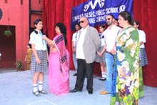 SMS, Janakpuri - Ceremony for Potential Leaders (Investiture) : Click to Enlarge