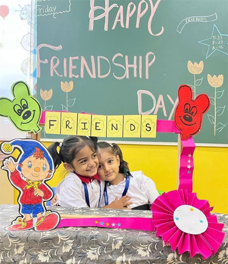 St. Marks Sr. Sec. Public School, Janakpuri - Students of Classes Nursery & KG celebrated Friendship Day with a plethora of activities : Click to Enlarge