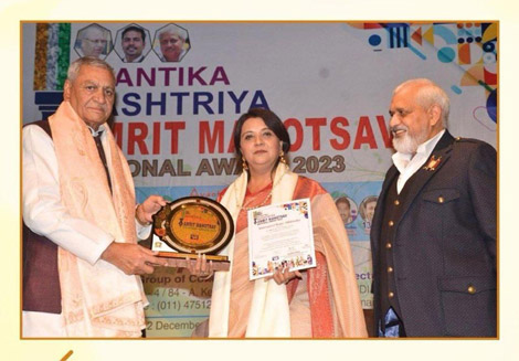 St. Mark's School, Janakpuri - Our Principal, Ms. Inderpreet Kaur Ahluwalia, has been honoured with the prestigious Special Principal Award at Avantika's 38th National Award Ceremony : Click to Enlarge