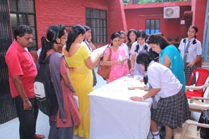 SMS, Janakpuri - English and Hindi Zonal Declamation : Click to Enlarge