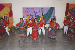 SMS, Janakpuri - Folk Dance Competition for Class II : Click to Enlarge