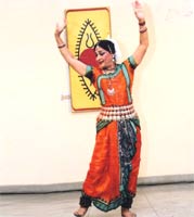 SMS, Janakpuri - Spic Macay - Odissi Dance Recital : Click to Enlarge