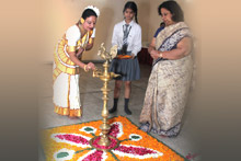 SMS Janakpuri, Spic Macay - Dance Recital in Mohiniattam : Click to Enlarge