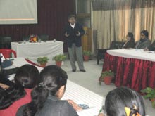 SMS, Janakpuri - Workshop for Primary Teachers : Click to Enlarge