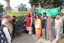 Cleanliness Drive taken up by Eco-Club Vasudha of St. Mark&rsquo;s School Janakpuri : Click to Enlarge
