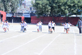 SMS, Janakpuri - 27th Annual Sports Atheletic Meet 2011-2012 : Click to Enlarge