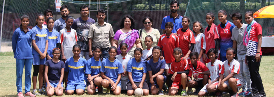 SMS Sr., Janakpuri - Zonal Handball Girls and Boys Tournament : Click to Enlarge