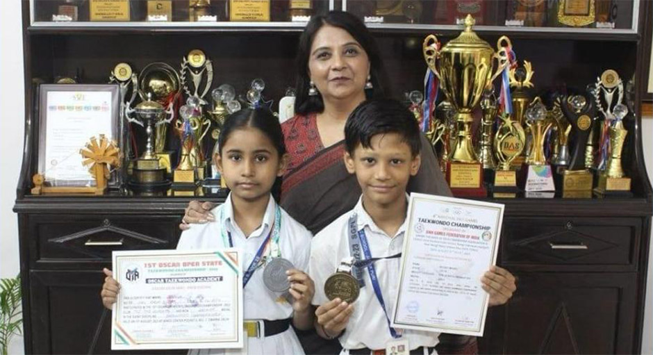 St. Marks Sr. Sec. Public School, Janakpuri - Avyukt and Bhavya of Class 4-E participated in the 4th National Sikh Games Taekwondo Championship and Tej Taekwondo Championship and won the Gold and Bronze medal respectively : Click to Enlarge