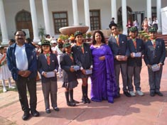 St. Mark's School, Janak Puri - A visit to Rashtrapati Bhawan : Click to Enlarge