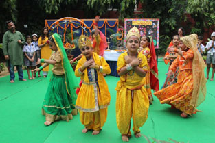St. Marks Sr. Sec. Public School, Janakpuri - Students of Pre-Primary and Primary Wing celebrated the pompous festival of Janmashtami with a lot of zeal and enthusiasm : Click to Enlarge