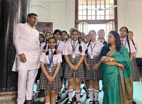 St. Marks Sr. Sec. Public School, Janakpuri - Parliament Visit for Classes VII to XI : Click to Enlarge