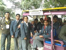 St. Mark's students visit Vaatavaran CMS : Click to Enlarge