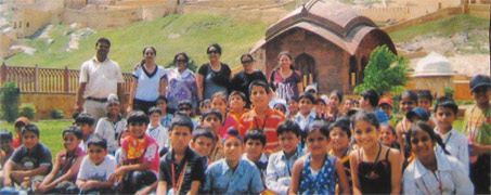 Students at Amer Fort : St. Mark's School, Delhi