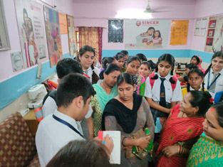 St. Mark's Meera Bagh - A team of 11 students from Nirmaan Enterprises, a student-led organisation at St. Mark’s visits Basti Vikas Kendra : Click to Enlarge