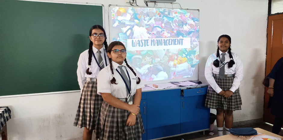St. Mark’s School, Meera Bagh - The students of Class 9 participate and work on the problems of Waste Management : Click to Enlarge