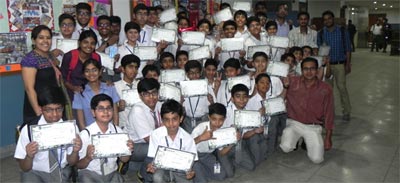 St. Mark's School, Meera Bagh - Electronics Workshop by CoolJunk Technologies : Click to Enlarge
