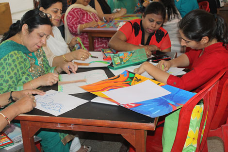 St. Mark's School, Meera Bagh - Art Workshop : Click to Enlarge