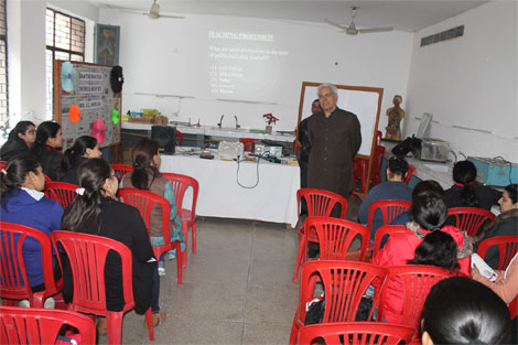 St. Mark's School, Meera Bagh - Mathematics Workshop : Click to Enlarge