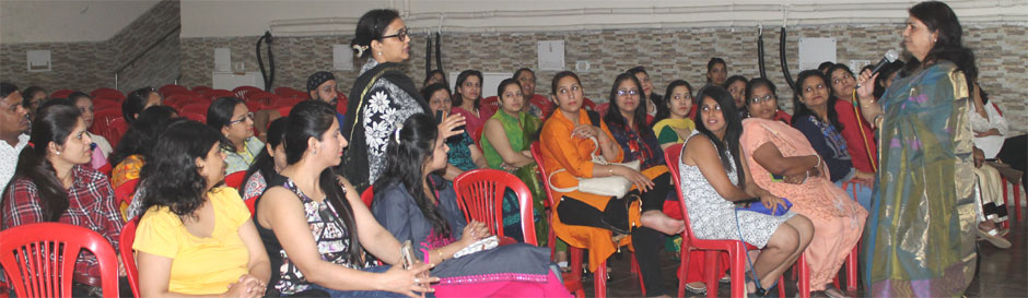 St. Mark's School, Meera Bagh - Workshop for Parents of Class V Students : Click to Enlarge