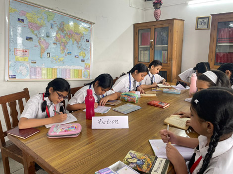 St. Mark's School, Meera Bagh - ctivities including a Book Tasting session by Readers Society Club : Click to Enlarge