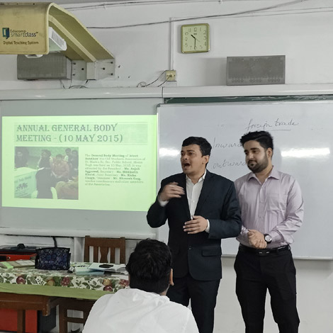 St. Mark's Meera Bagh - The Old Students Association of SMS Meera Bagh conducted a meeting with students of Class XII : Click to Enlarge