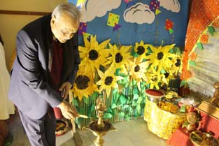 St. Mark's School, Meera Bagh - Basant Panchami Celebrations : Click to Enlarge