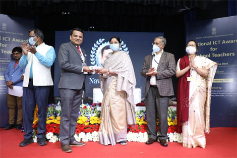 St. Mark's School, Meera Bagh - Mr. N. Gupta, PGT, Computer Science, receives the prestigious National ICT Award : Click to Enlarge