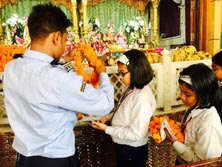 St. Mark's Girls School - Picnic : A visit to Church and Iskcon Temple : Click to Enlarge