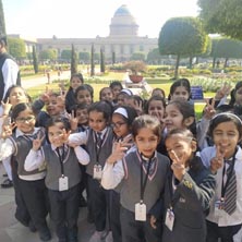 St. Mark's World School - Visit to Mughal Gardens for Class Sapling : Click to Enlarge