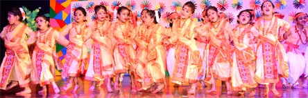 SMS Girls School - Inter Class Folk Dance for Class I : Click to Enlarge