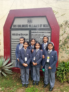 SMS Girls School, Meera Bagh - A visit to SOS village in Bawana : Click to Enlarge