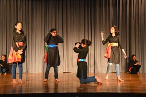 SMS, Girls School - Street Theatre / Nukad Natak : Click to Enlarge