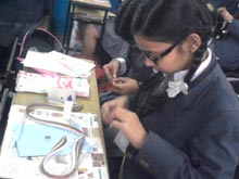 SMS Girls School - Paper Quelling Workshop for Class VIII : Click to Enlarge
