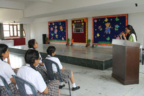 St. Mark's Girls School, Meera Bagh - Anti-Smoking Workshop : Click to Enlarge