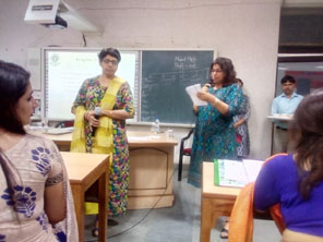 St. Mark's Girls School, Meera Bagh - Training Session of History : Click to Enlarge