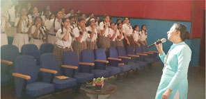 St. Mark's Girls School, Meera Bagh - No Smoking Workshop : Click to Enlarge